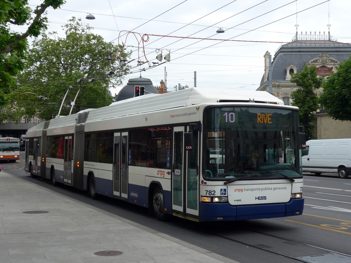 (150'804) - TPG Gen�ve - Nr. 782 - Hess/Hess Doppelgelenktrolleybus am 26. Mai 2014 in Gen�ve, Place des Vingt-Deux-Cantons