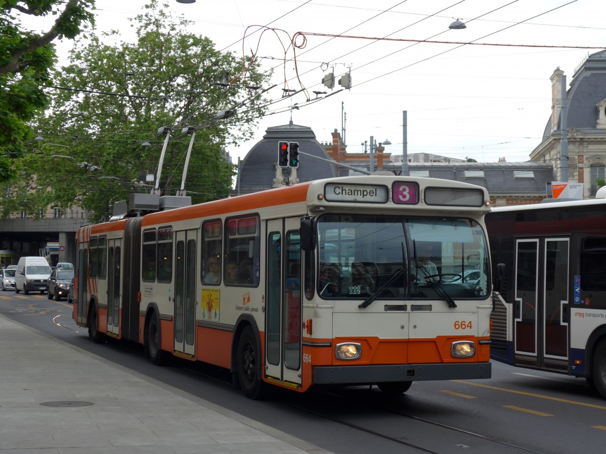 (150'841) - TPG Gen�ve - Nr. 664 - Saurer/Hess Gelenktrolleybus am 26. Mai 2014 in Gen�ve, Place des Vingt-Deux-Cantons