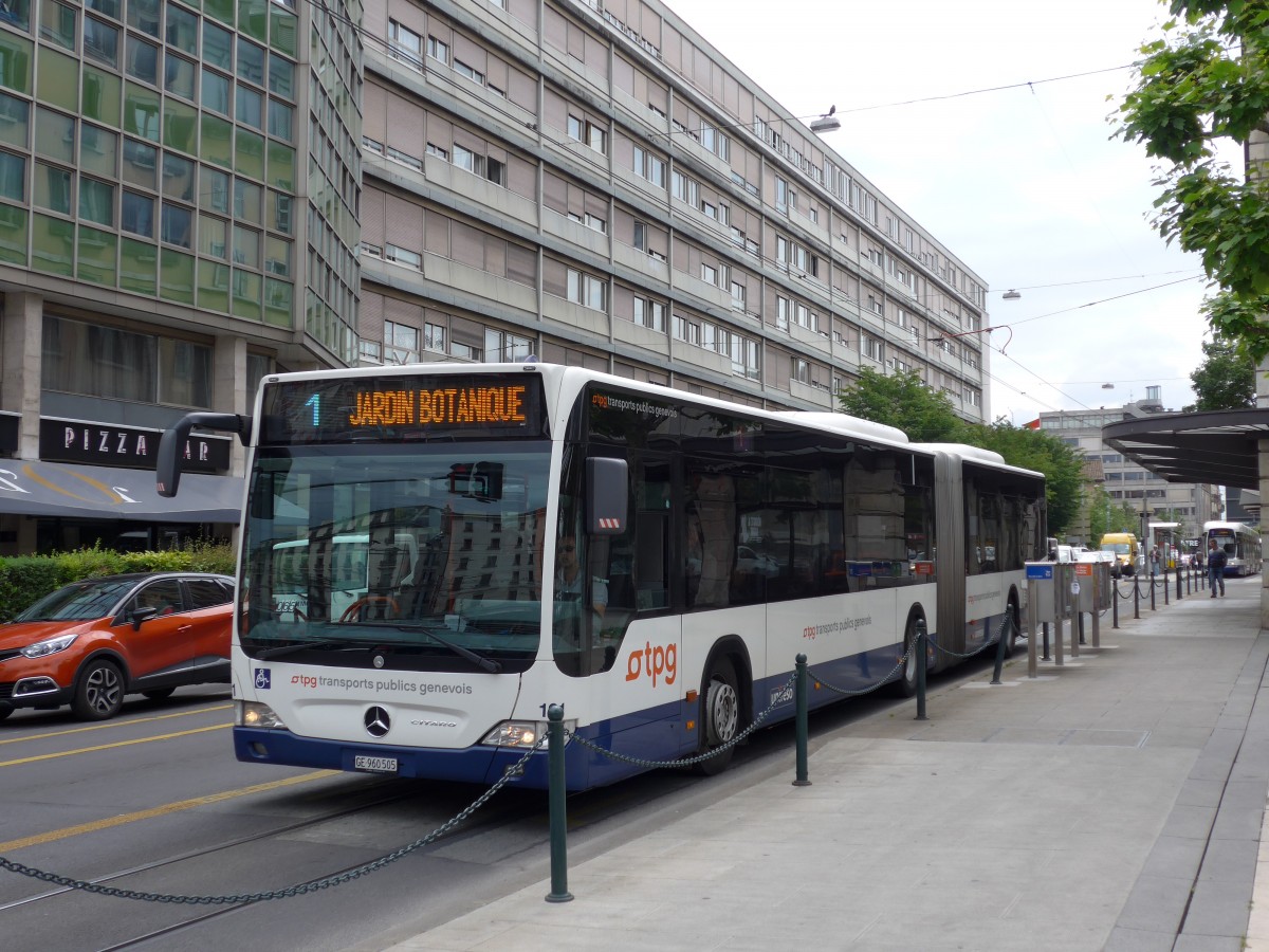 (150'860) - TPG Genve - Nr. 121/GE 960'505 - Mercedes am 26. Mai 2014 in Genve, Place des Vingt-Deux-Cantons