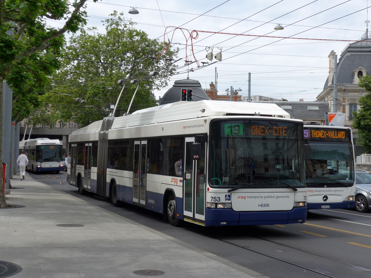 (150'868) - TPG Gen�ve - Nr. 753 - Hess/Hess Gelenktrolleybus am 26. Mai 2014 in Gen�ve, Place des Vingt-Deux-Cantons