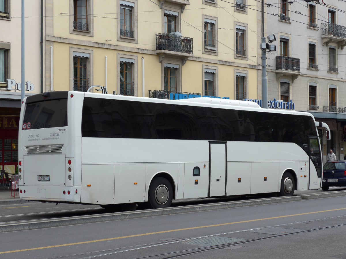 (150'890) - Jung, Zrich - ZH 5011 - Temsa am 26. Mai 2014 beim Bahnhof Genve