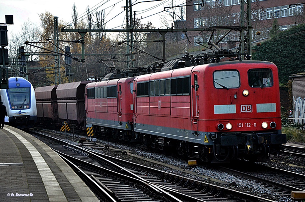 151 112-0 zog mit einer schwesterlok einen ganzzug durch hh-harburg,06.12.14