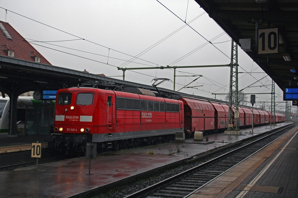 151 148 am 17.12.14 mit ihrem Kalibomber in Weimar gen Grokorbetha