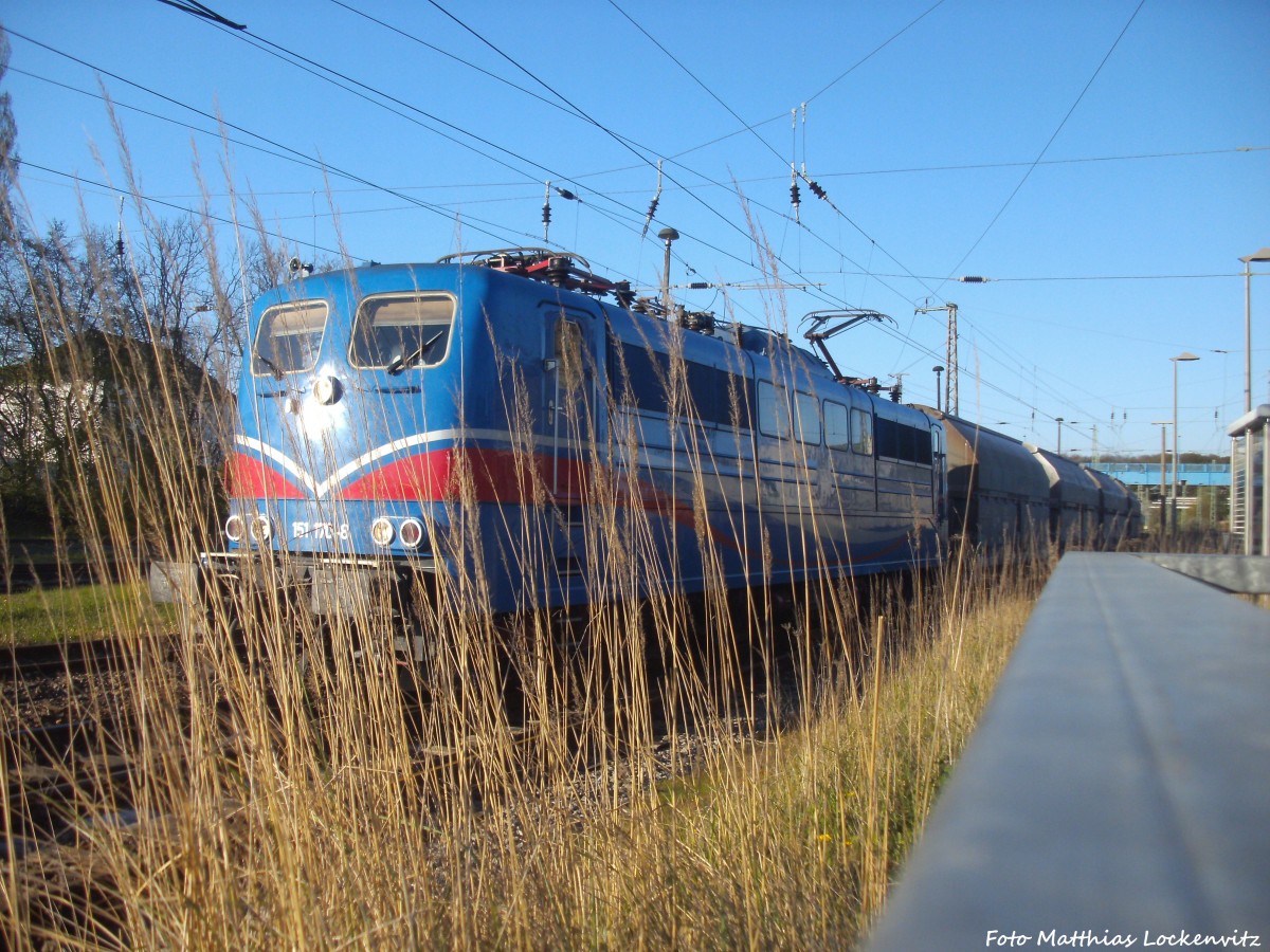 151 170-8 der SRI (D-EGP) mit dem Kredezug im Bahnhof Bergen auf R�gen am 28.4.14
