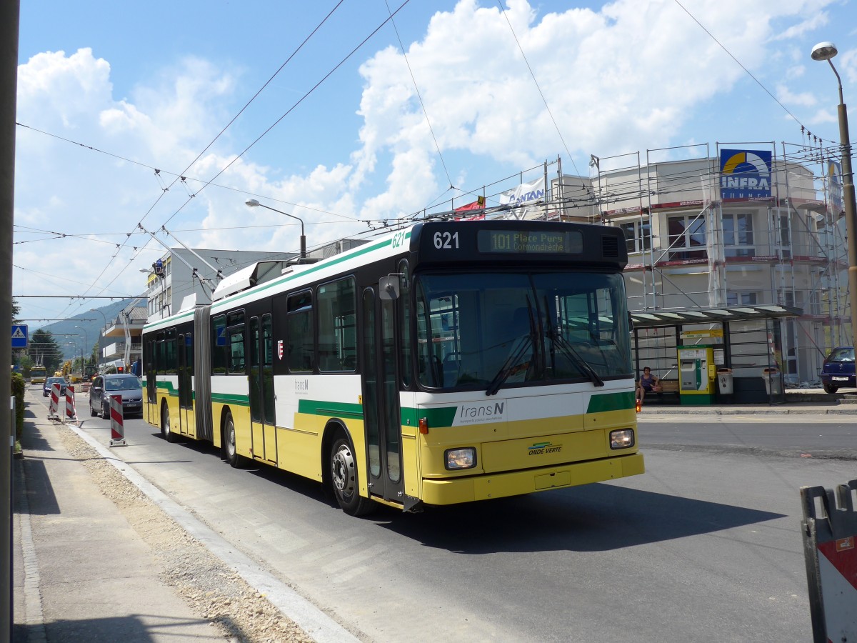(151'473) - transN, La Chaux-de-Fonds - Nr. 621 - NAW/Hess Gelenktrolleybus (ex TN Neuch�tel Nr. 121) am 12. Juni 2014 beim Bahnhof Marin