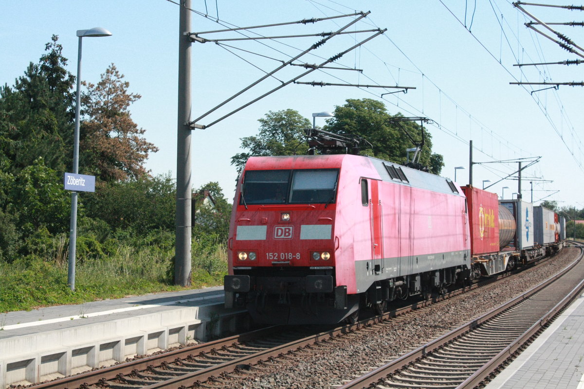 152 018 mit einem G�terzug bei der durchfahrt in Z�beritz am 14.7.20