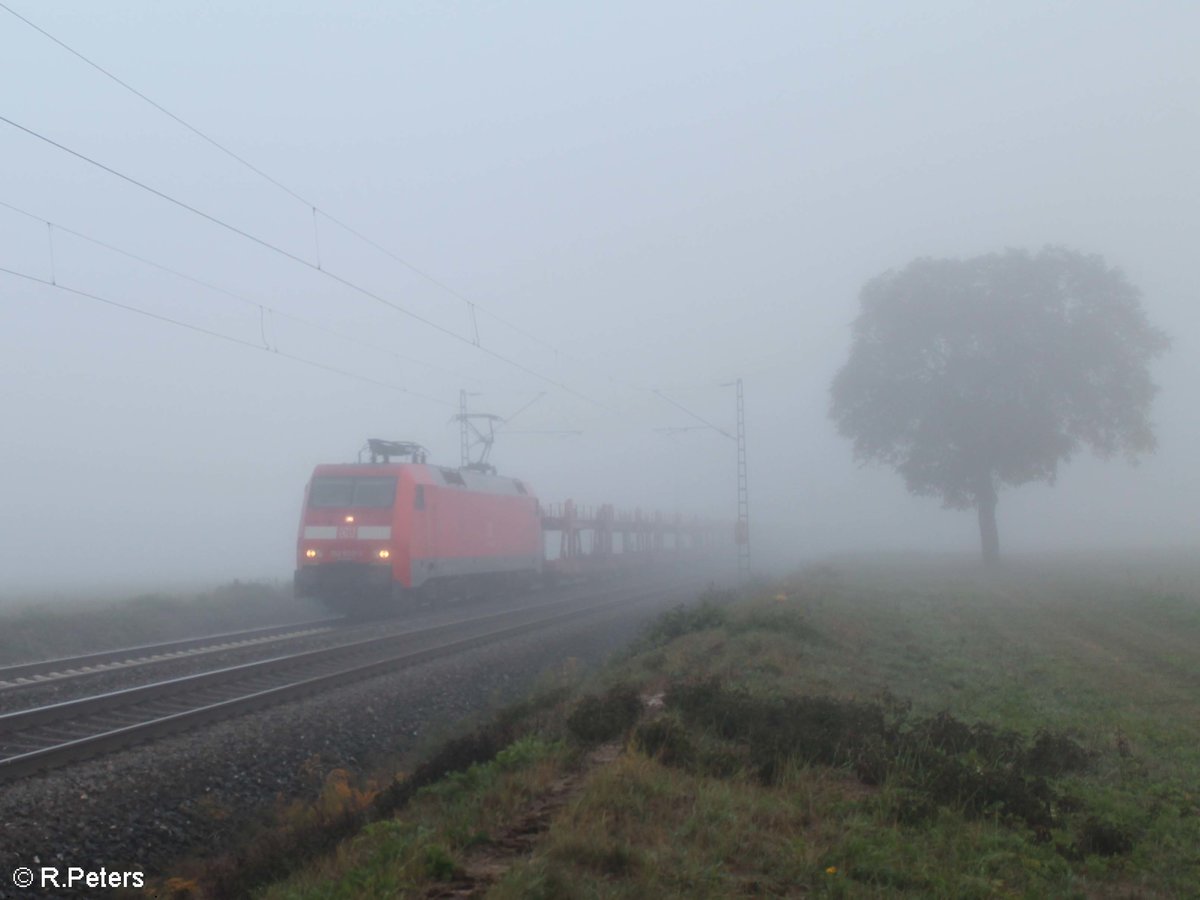 152 033-7 zieht ein leeren Autotransportzug bei Retzbach im Maintal in Richtung Würzburg. 13.10.18