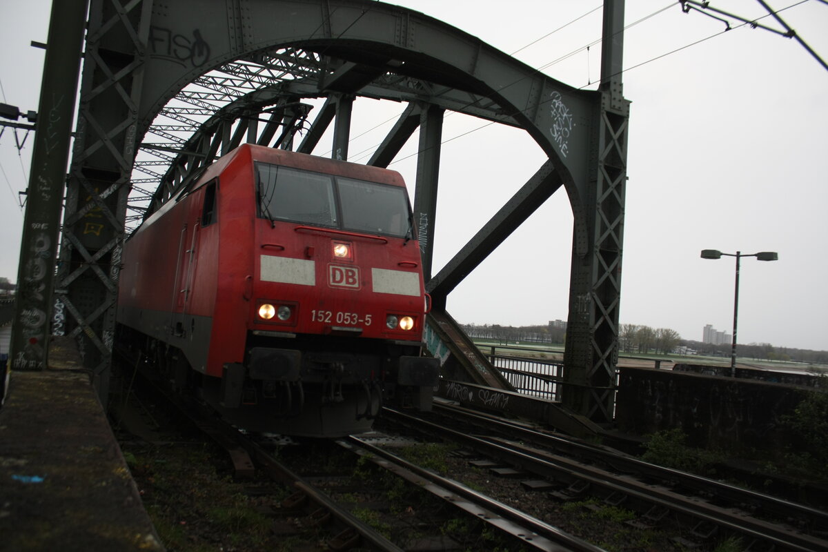 152 053 auf der S�dbr�cke in K�ln am 2.4.22