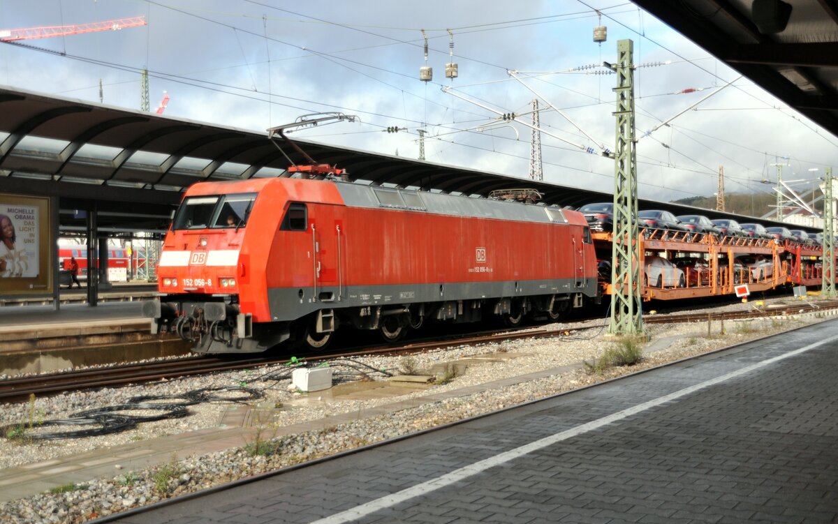 152 056-9 mit Autotransportzug in Ulm am 24.11.2022.