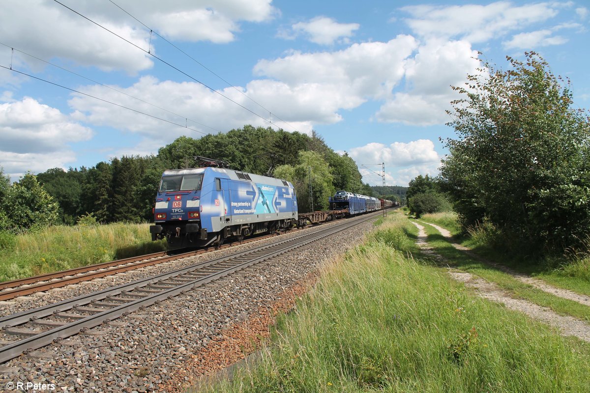 152 137-6 zieht bei Postbauer-Heng ein gemischten Güterzug in Richtung Nürnberg. 03.07.20