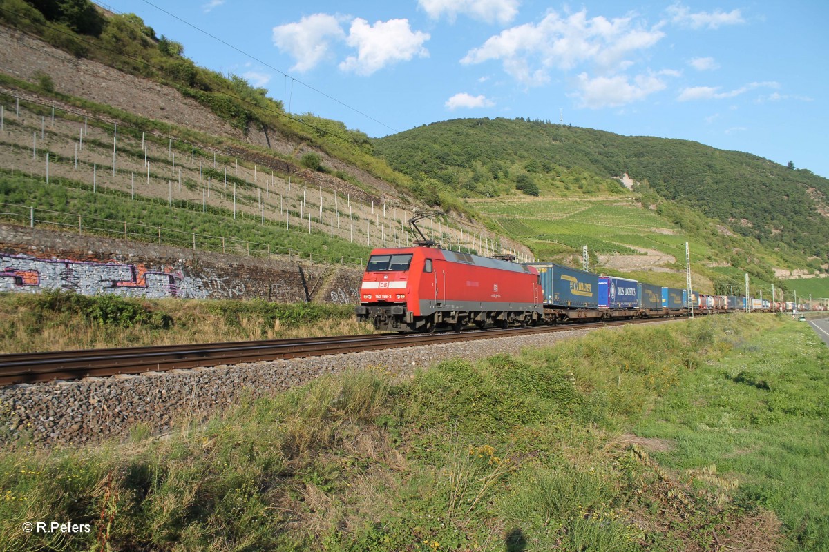 152 158-2 zieht ein Wechselpritschen LKW-Walter bei der Blockstelle Bodenthal. 16.07.14