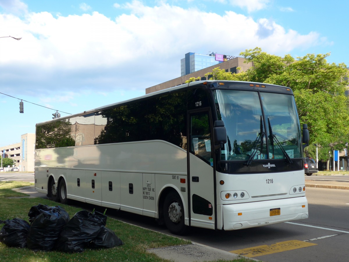 (152'819) - ABC Happy Tour - Nr. 1216/21'978 BB - Van Hool am 15. Juli 2014 in Niagara Falls