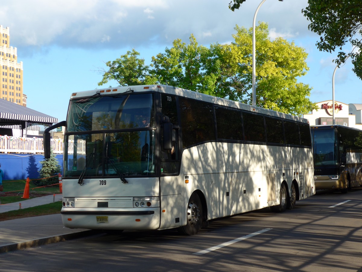 (152'830) - Frank&Sons Tours, North Bergen - Nr. 709/OYA9996 - Van Hool am 15. Juli 2014 in Niagara Falls