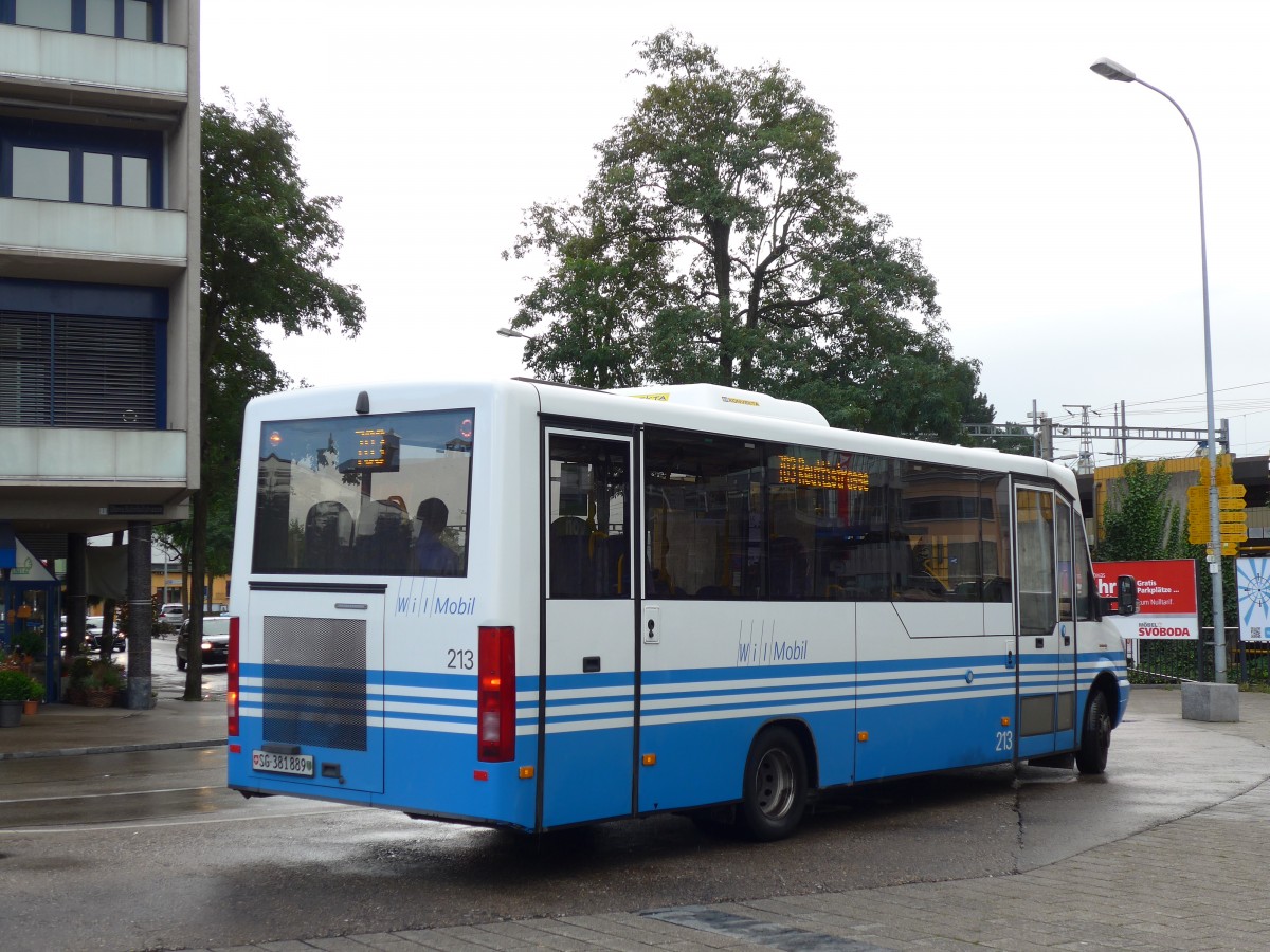 (153'916) - WilMobil, Wil - Nr. 213/SG 381'889 - Mercedes/Kutsenits am 16. August 2014 beim Bahnhof Wil