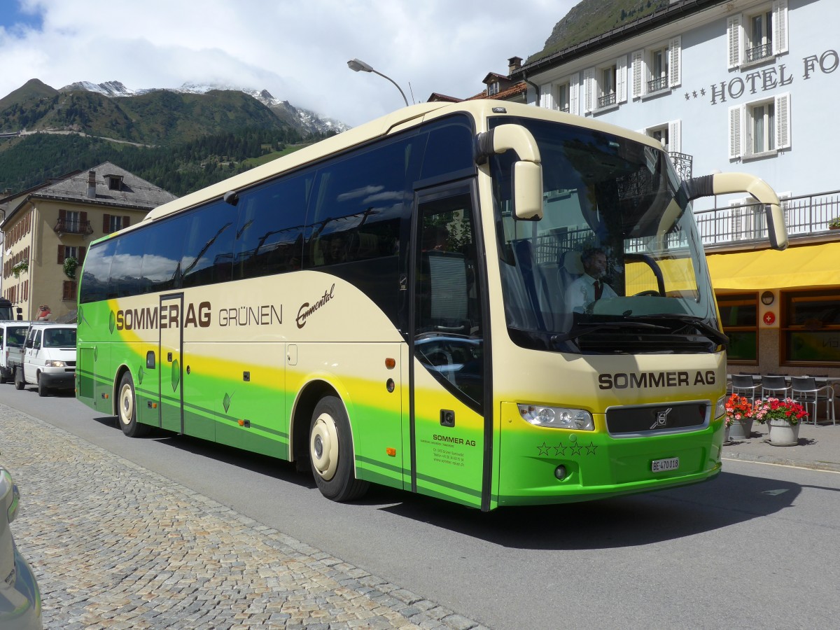 (154'788) - Sommer, Gr�nen - BE 470'018 - Volvo am 1. September 2014 beim Bahnhof Airolo