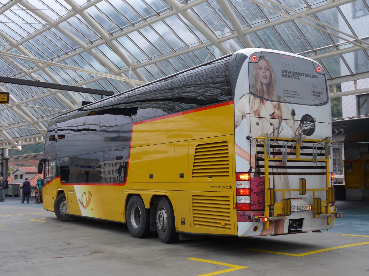 (154'924) - PostAuto Graub�nden - GR 162'999 - Neoplan am 13. September 2014 in Chur, Postautostation