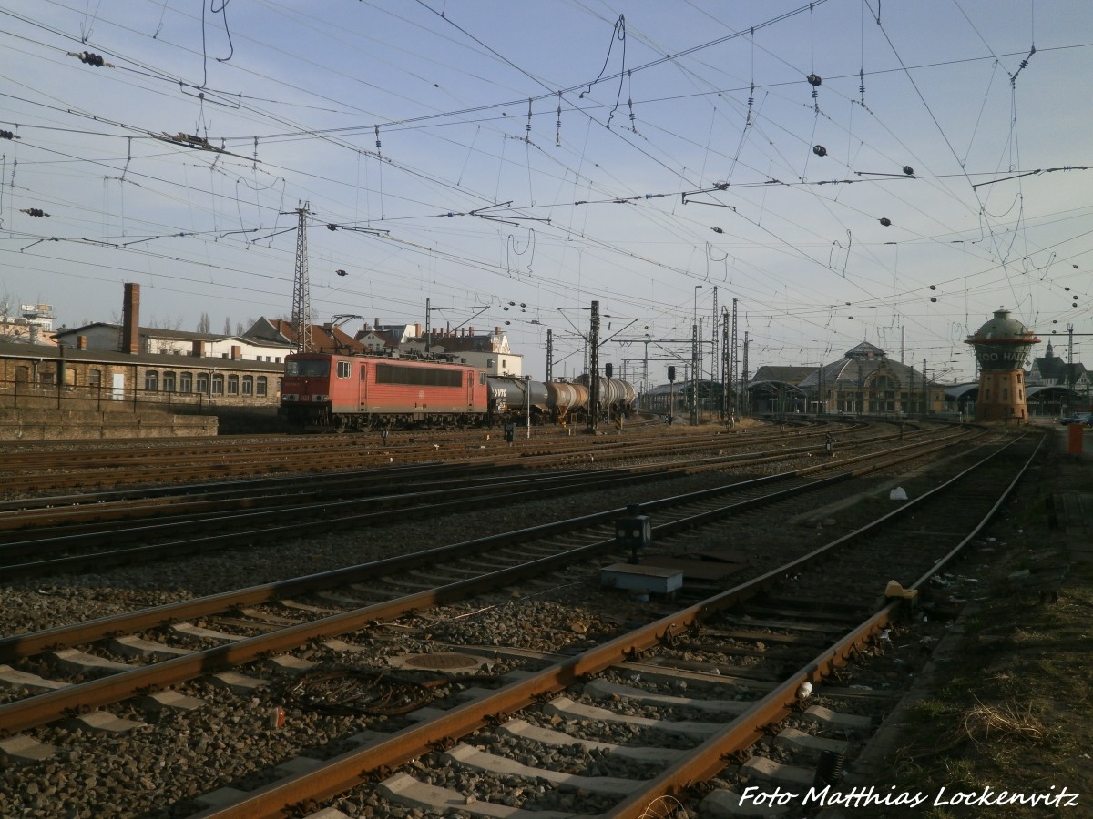 155 036-7 mit einem G�terzug in Halle (Saale) am 17.3.15