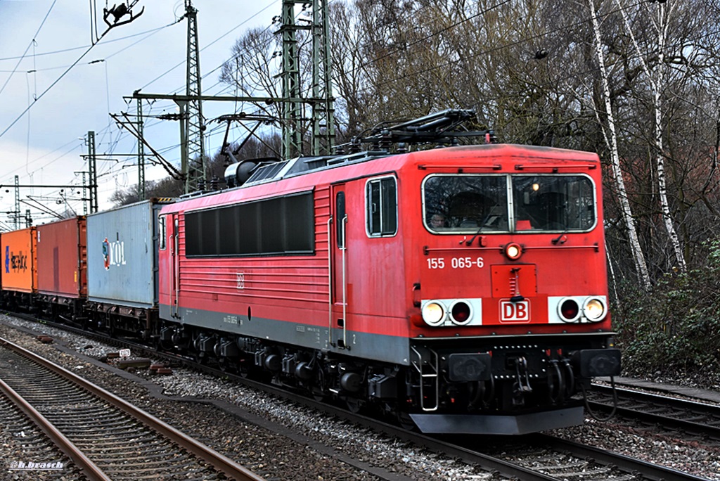 155 065-6 ist mit einen kastenzug durch hh-harburg gefahren,03.03.16