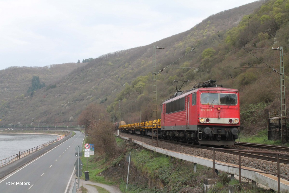 155 178-7 mit einem gemischten Güterzug beim Bahnübergang Niedertalbach.21.03.14