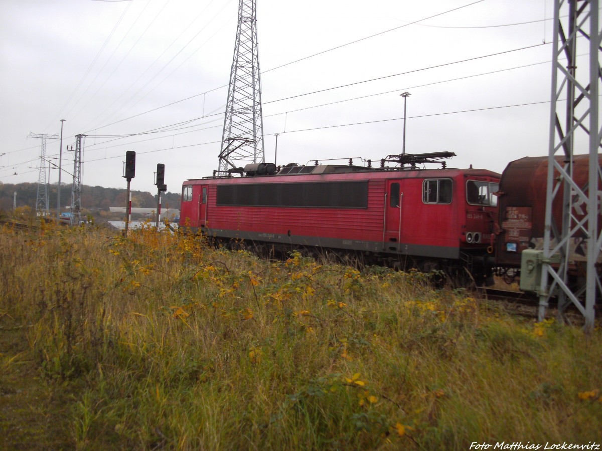 155 248-8 mit einem G�terzug beim Zwischenhalt im Bahnhof Stralsund R�gendamm am 18.11.13