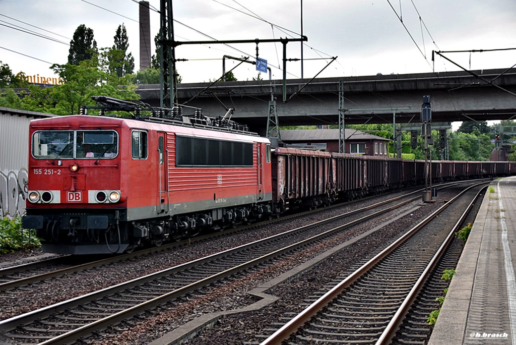 155 251-2 ist mit einen ganzzug durch hh-harburg gefahren,10.06.16