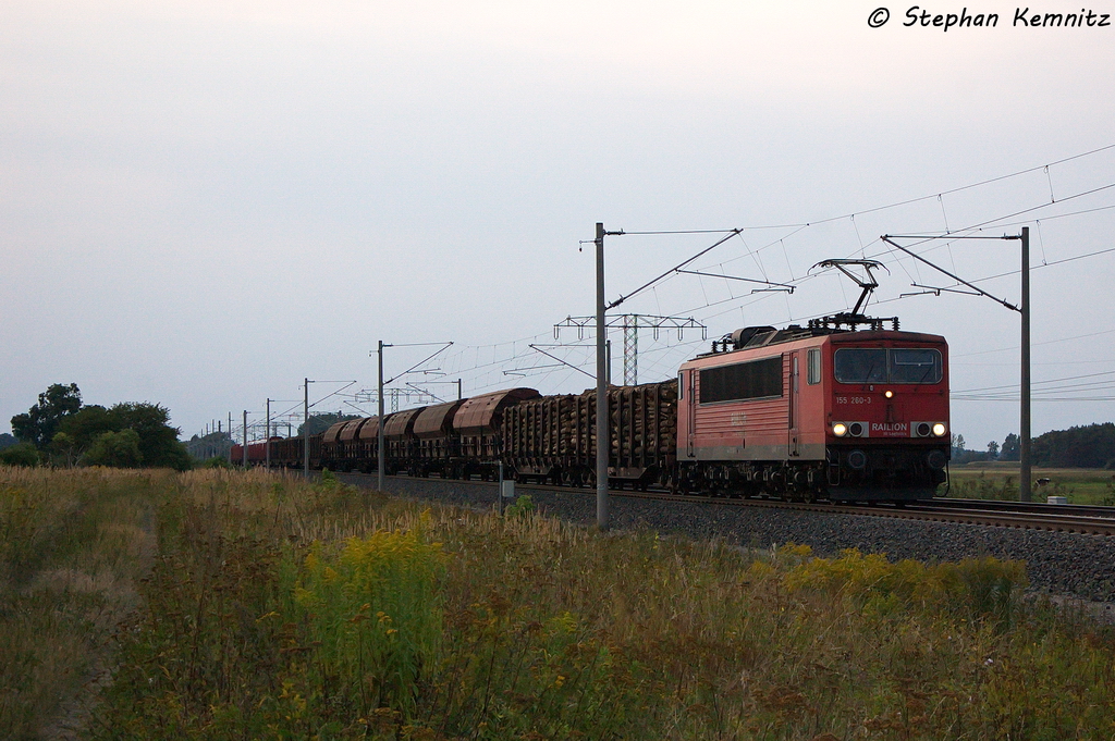 155 260-3 DB Schenker Rail Deutschland AG mit einem gemischtem Gterzug in Vietznitz und fuhr in Richtung Nauen weiter. 29.08.2013