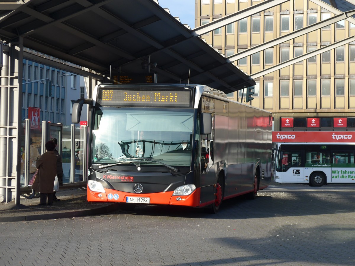 (157'298) - KVGerresheim, J�chen - NE-M 992 - Mercedes am 22. November 2014 beim Hauptbahnhof M�nchengladbach