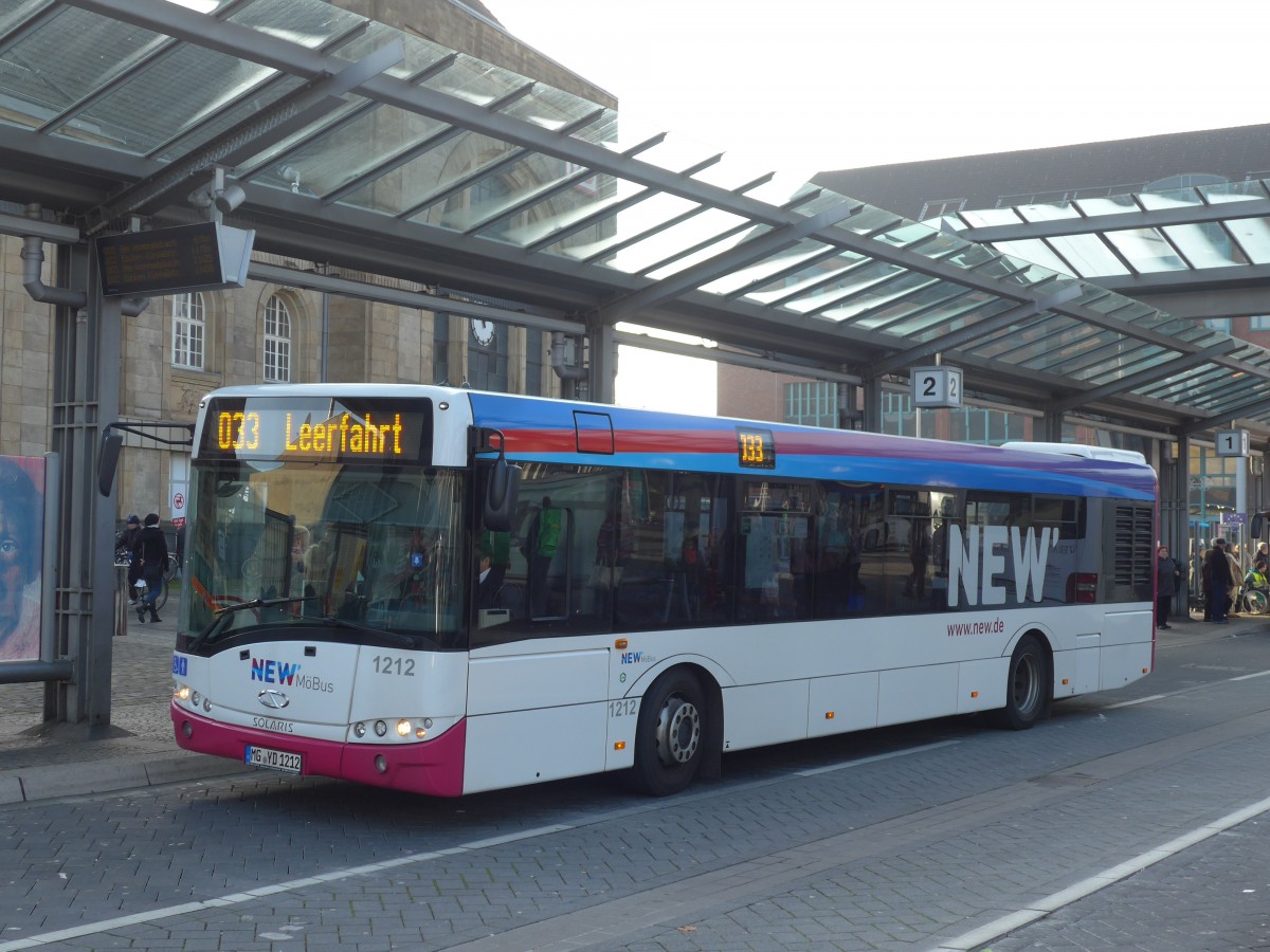 (157'320) - M�Bus, M�nchengladbach - Nr. 1212/MG-YD 1212 - Solaris am 22. November 2014 beim Hauptbahnhof M�nchengladbach