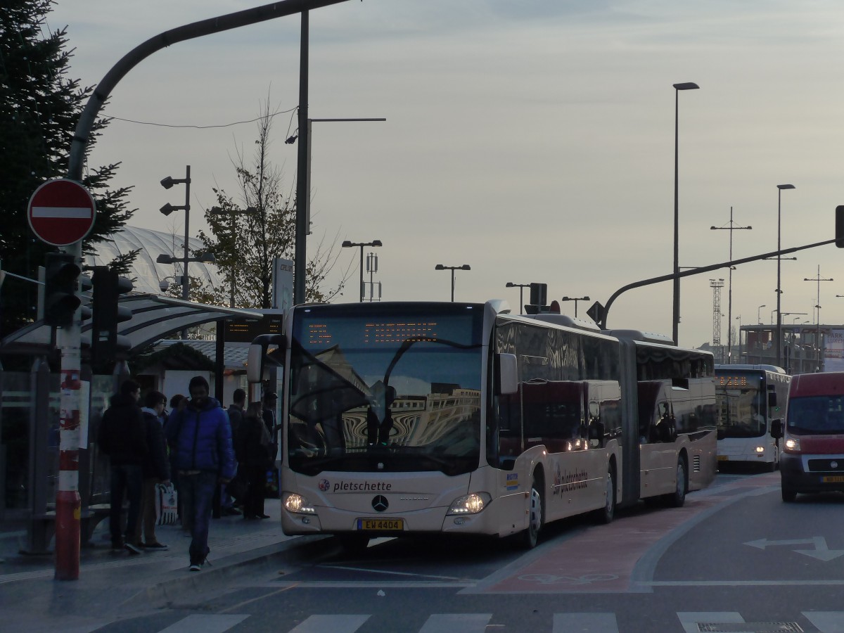 (157'383) - Weber, Canach - EW 4404 - Mercedes am 22. November 2014 beim Bahnhof Luxembourg