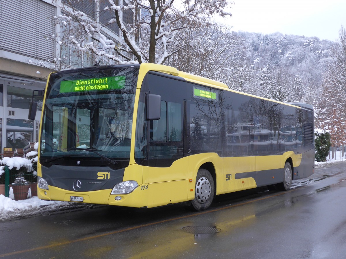 (158'040) - STI Thun - Nr. 174/BE 752'174 - Mercedes am 31. Dezember 2014 bei der Schifflndte Thun