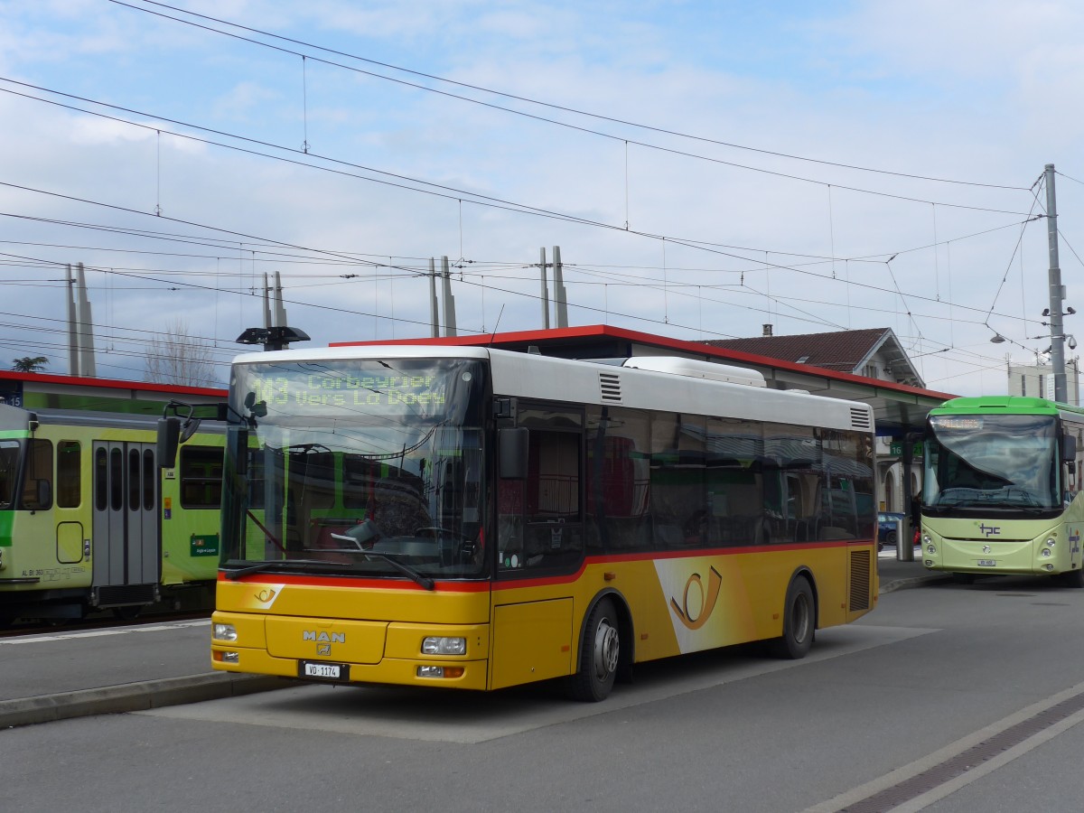 (158'901) - TPC Aigle - VD 1174 - MAN/G�ppel am 28. Februar 2015 beim Bahnhof Aigle