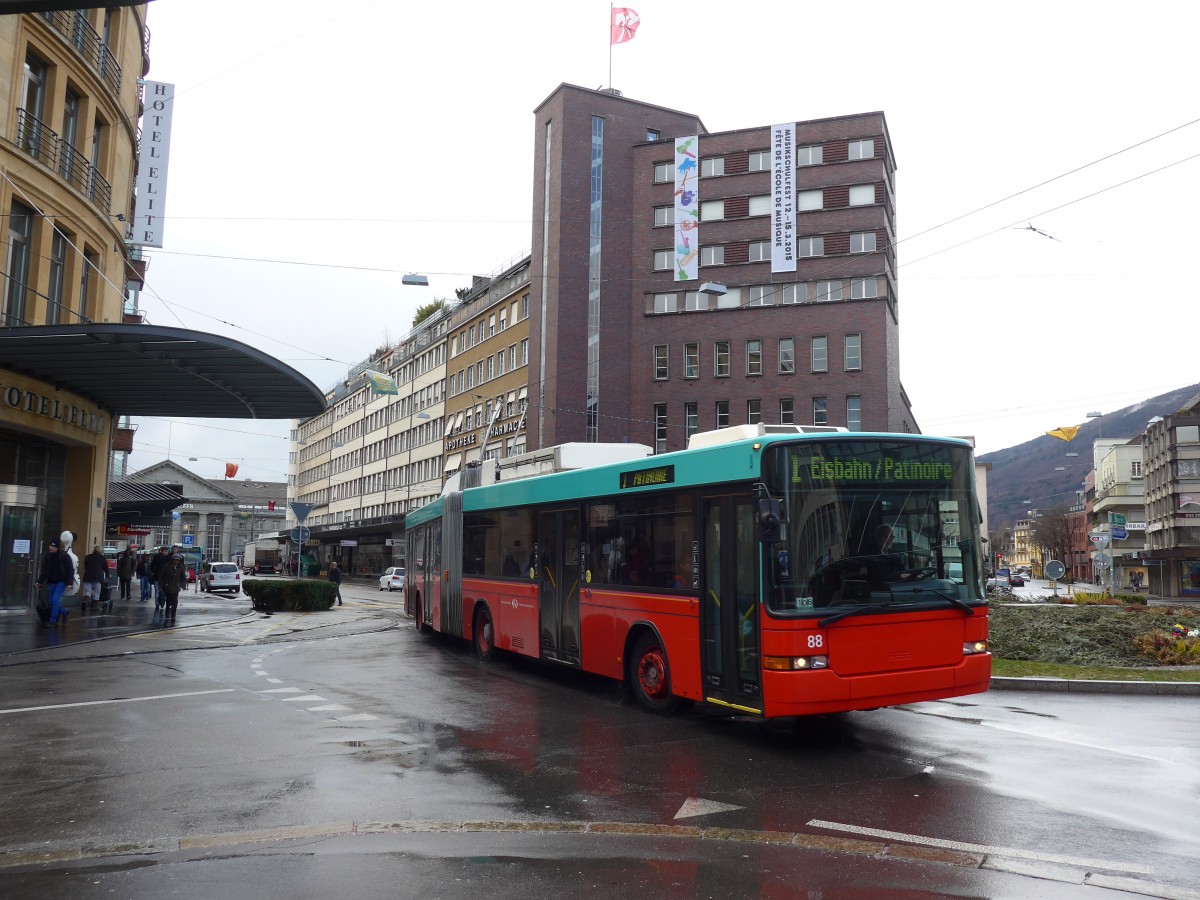 (158'954) - VB Biel - Nr. 88 - NAW/Hess Gelenktrolleybus am 2. M�rz 2015 in Biel, Guisanplatz