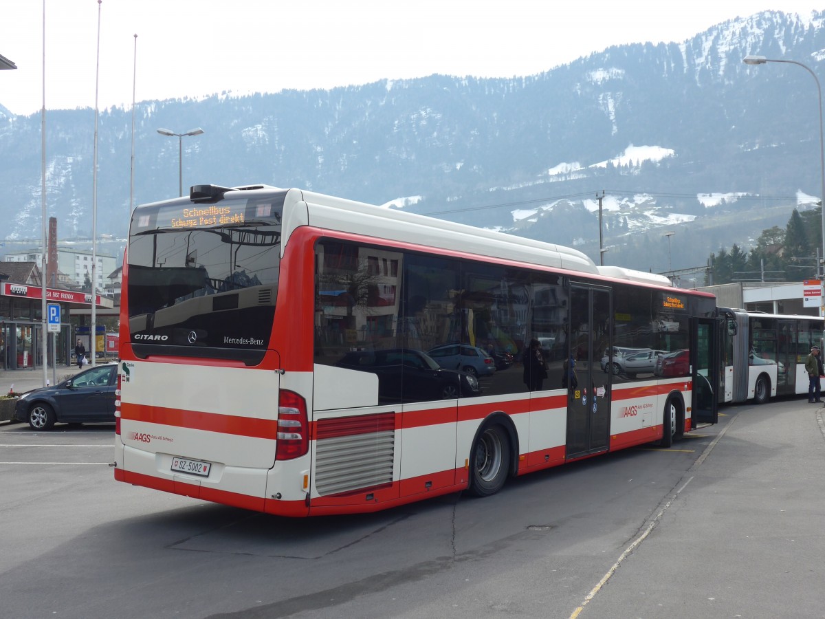 (159'257) - AAGS Schwyz - Nr. 2/SZ 5002 - Mercedes am 17. M�rz 2015 beim Bahnhof Arth-Goldau