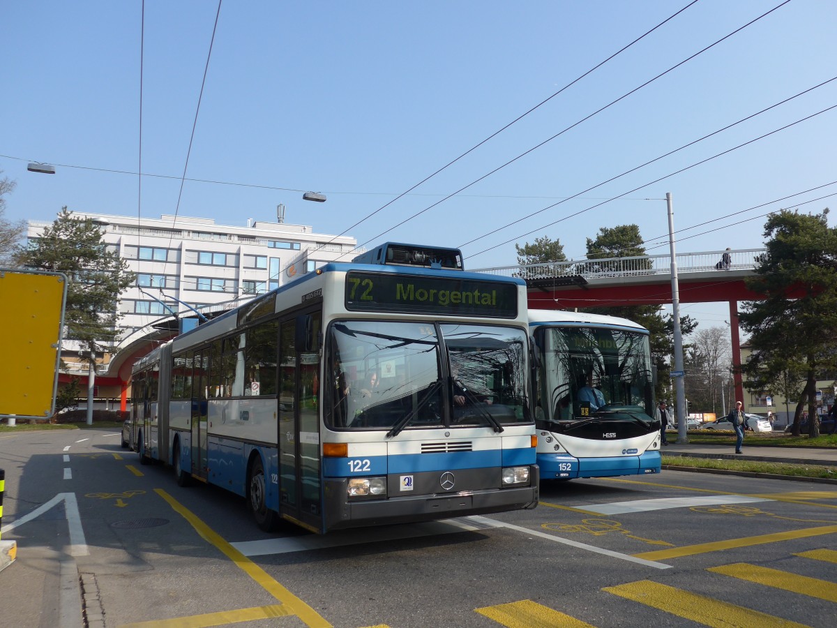 (159'375) - VBZ Z�rich - Nr. 122 - Mercedes Gelenktrolleybus am 19. M�rz 2015 in Z�rich, Bucheggplatz