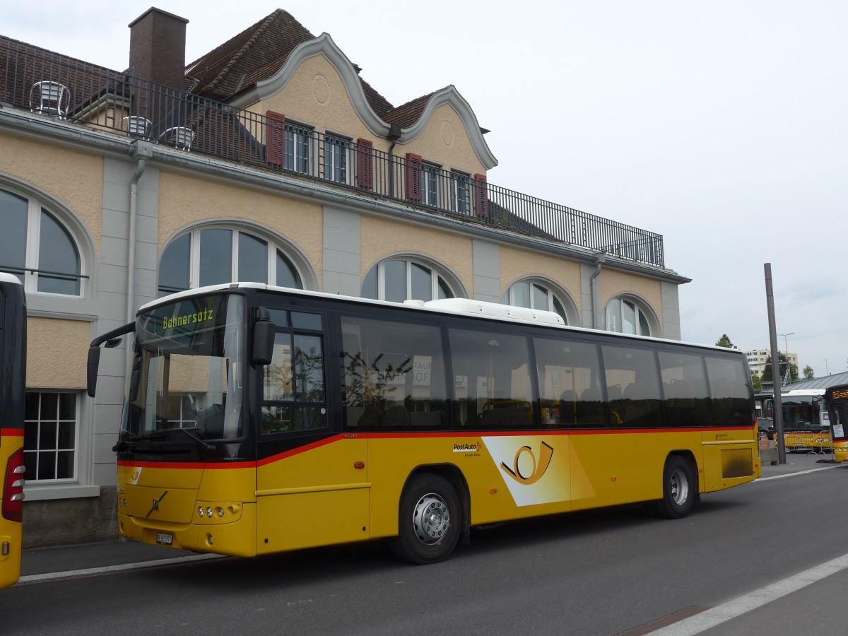 (159'981) - Fl�ck, Brienz - Nr. 4/BE 623'971 - Volvo (ex AVBB Schwanden) am 25. April 2015 beim Bahnhof Spiez