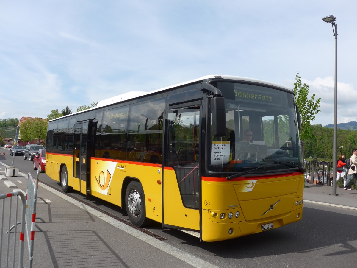 (160'140) - Fl�ck, Brienz - Nr. 5/BE 113'349 - Volvo (ex AVBB Schwanden) am 26. April 2015 beim Bahnhof Spiez