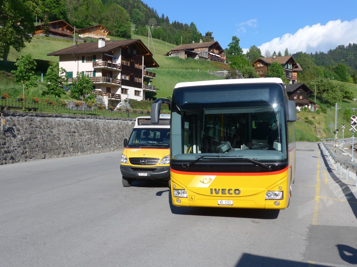 (161'236) - TPC Aigle - VD 1332 - Iveco am 27. Mai 2015 beim Bahnhof Le S�pey