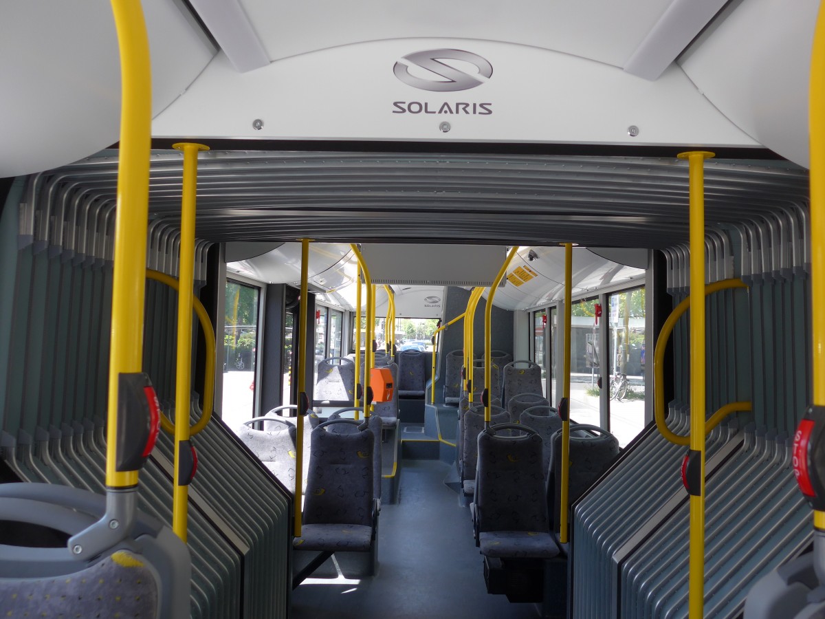 (161'336) - CarPostal Ouest - VD 265'615 - Solaris am 28. Mai 2015 beim Bahnhof Yverdon (Innenaufnahme)