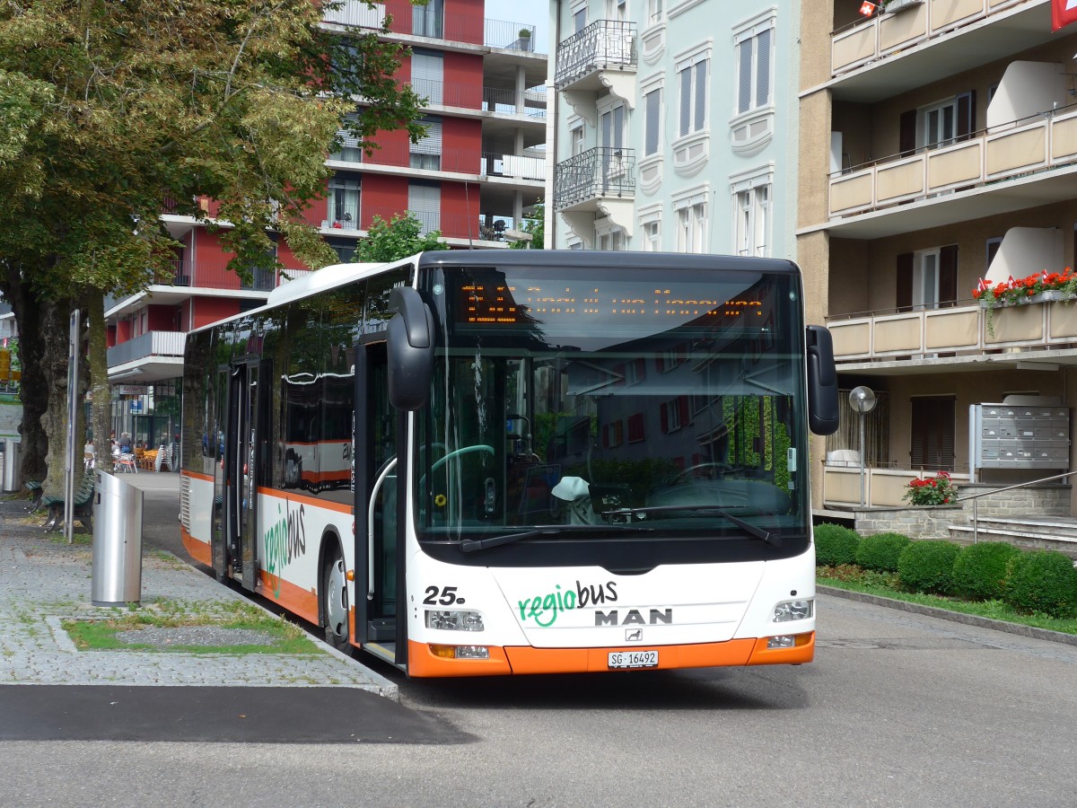 (163'199) - Regiobus, Gossau - Nr. 25/SG 16'492 - MAN am 2. August 2015 beim Bahnhof Gossau