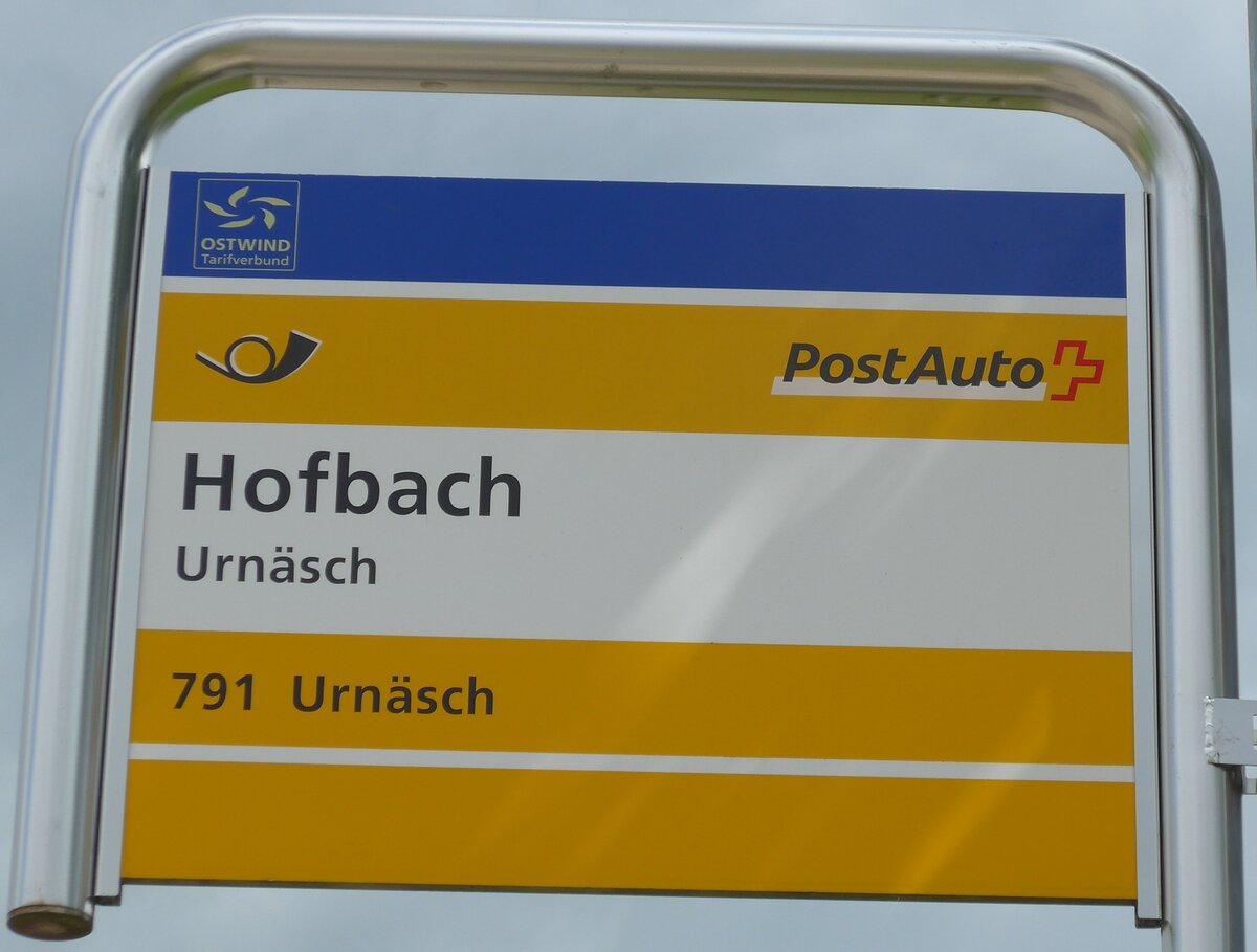 (163'223) - PostAuto-Haltestellenschild - Urn�sch, Hofbach - am 2. August 2015