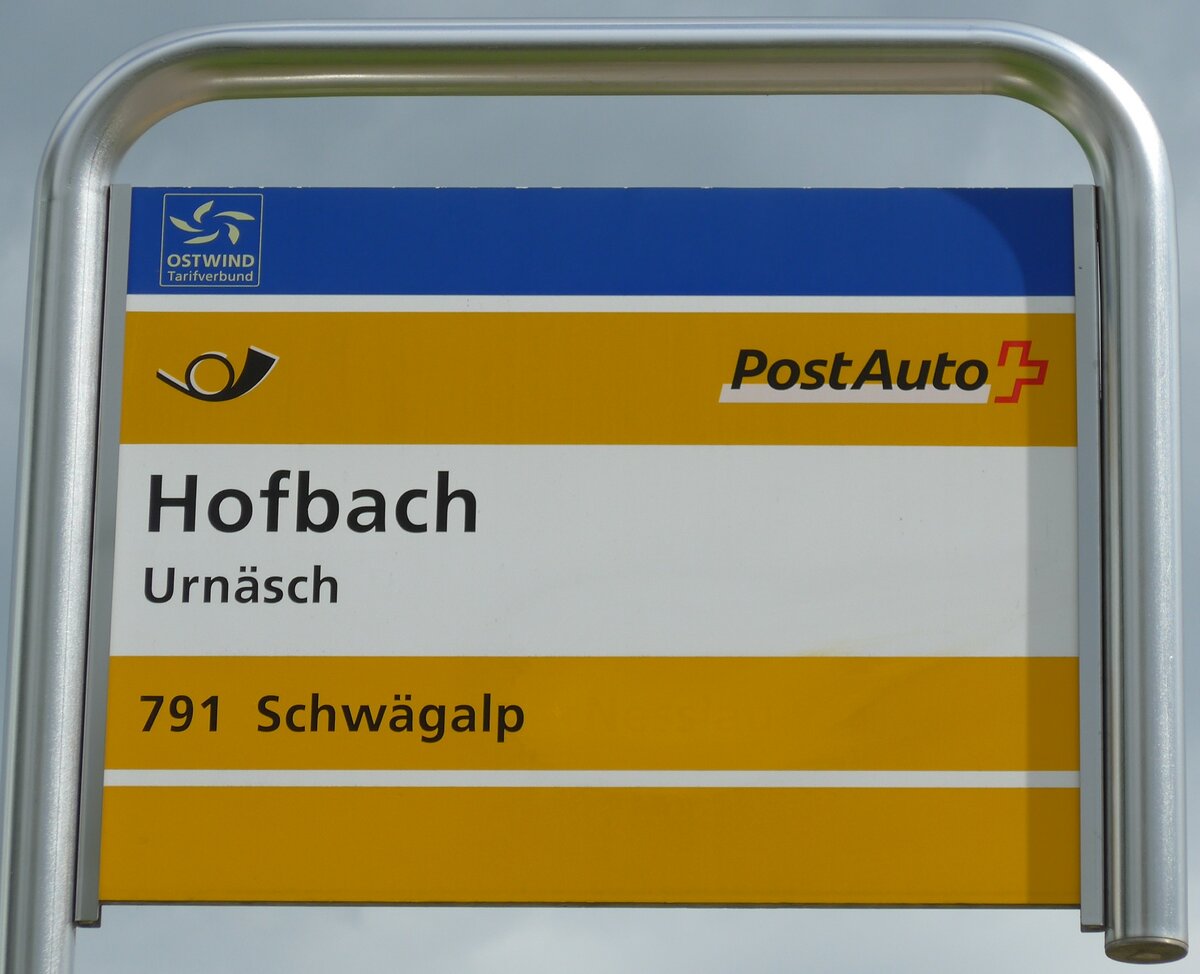 (163'224) - PostAuto-Haltestellenschild - Urn�sch, Hofbach - am 2. August 2015