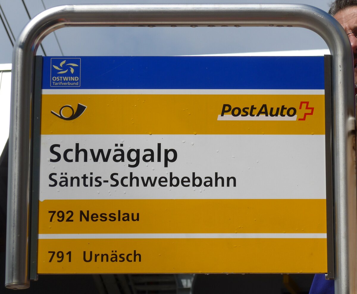 (163'242) - PostAuto-Haltestellenschild - Sch�galp, S�ntis-Schwebebahn - am 2. August 2015