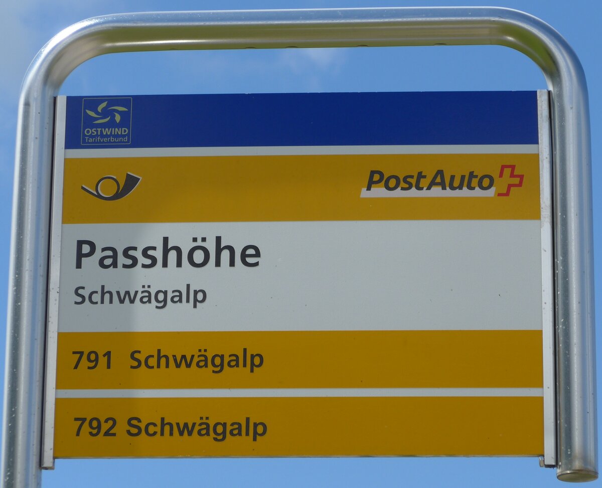 (163'259) - PostAuto-Haltestellenschild - Schw�galp, Passh�he - am 2. August 2015
