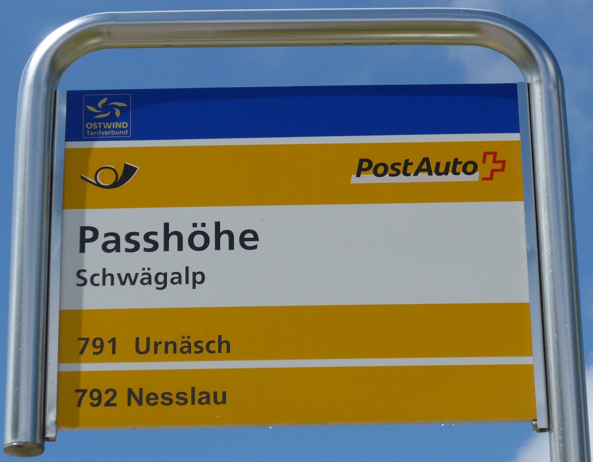 (163'260) - PostAuto-Haltestellenschild - Schw�galp, Passh�he - am 2. August 2015