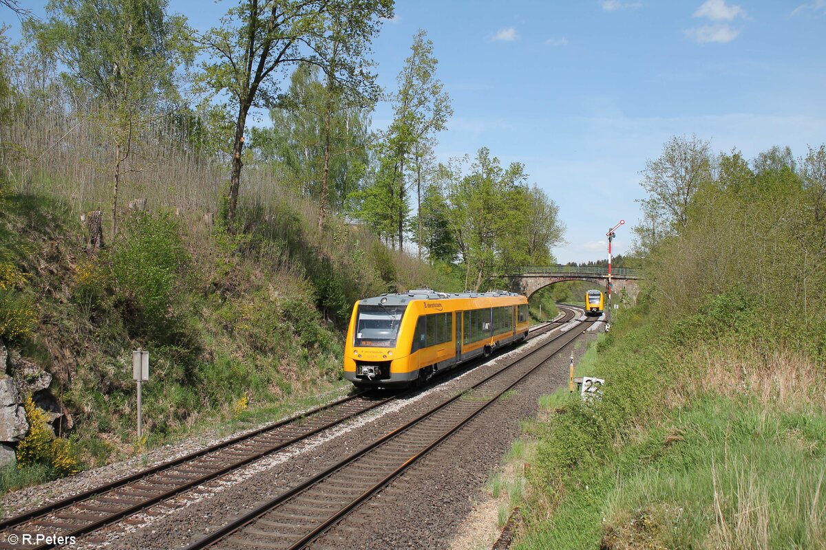 1641 706 als RB23 79731 Marktredwitz - Regensburg beim verlassen von Reuth bei Erbendorf. 13.05.22