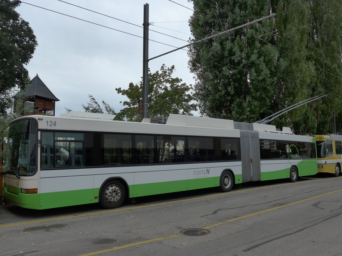 (164'777) - transN, La Chaux-de-Fonds - Nr. 124 - NAW/Hess Gelenktrolleybus (ex TC La Chaux-de-Fonds Nr. 124) am 15. September 2015 in Neuch�tel, D�p�t