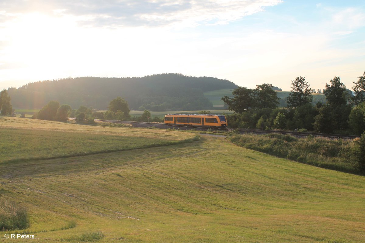 1648 212 rollt als OPB79749 Marktredwitz - Regensburg ihrem nächsten Halt Pechbrunn entgegen. 27.06.17