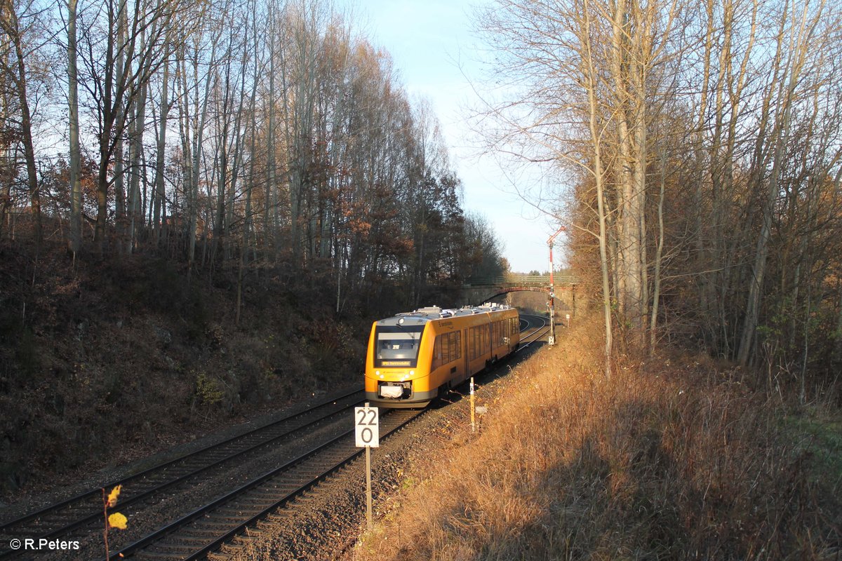 1648 703 erreicht Reuth bei Erbendorf als OPB79728 Regensburg - Marktredwitz. 13.11.16