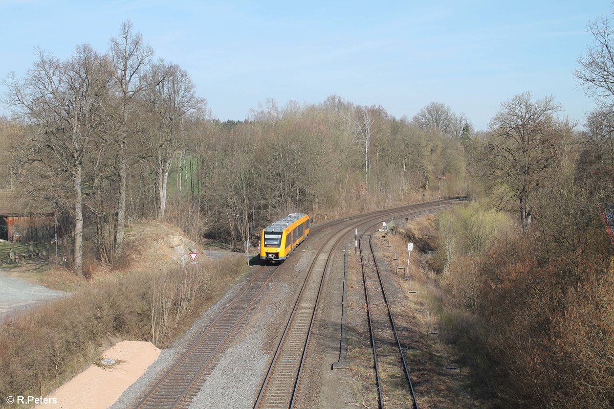 1648 707 erreicht Reuth bei Erbendorf als OPB 79721 Marktredwitz - Regensburg. 01.04.17