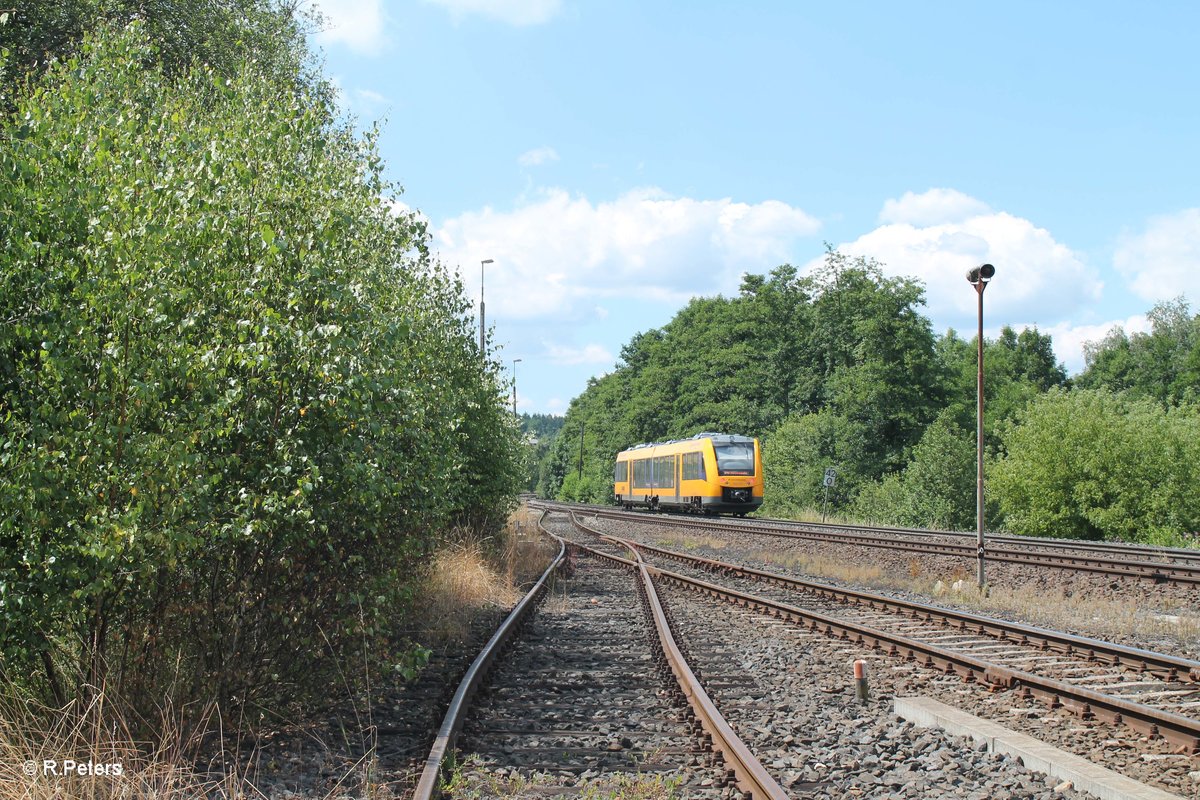 1648 712 als OPB 79726 Weiden - Marktredwitz beim verlassen von Pechbrunn. 19.07.16